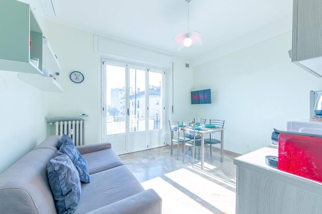 Appartamento Navigli - Downtown - Duomo Spacious Two Bedroom - Close To Metro - Ac - Wi-fi